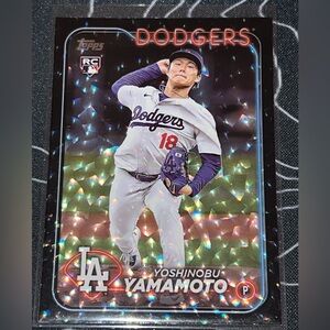 Yoshinobu Yamamoto rookie card sliver foil topps 2024 series 2 #553